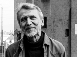 «Tagad ir pilsoniskās apziņas triumfa laiks. Viss, kas cilvēkus šķīra, ir kļuvis nesvarīgs, jo ir lielās lietas, valsts liktenis, kas ir svarīgāks par visu,» saka ukraiņu rakstnieks Mikola Rjabčuks. 
Foto no rakstnieka personīgā arhīva