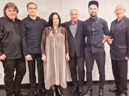 Māra Briežkalna kvintets un jaunā albuma tapšanā pieaicinātā dziedātāja un koklētāja Biruta Ozoliņa