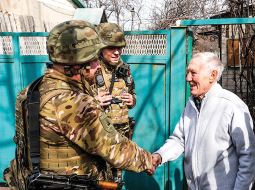Parasti bombardētajās pilsētās paliek vismazāk aizsargātie cilvēki: vientuļie pensionāri, nepilnās ģimenes un dzērāji.
Foto no personīgā arhīva