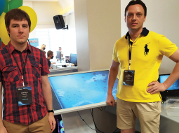 Starni Games vadītājs Ihors Timošenko (pa labi) un galvenais izstrādātājs Oleksandrs Sjeņins.
Foto no personīgā arhīva