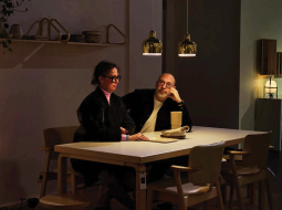 Dizaina veikala Finnish Design Shop vadītājs Tēmu Kīski un viņa sieva māksliniece Herta.
Foto — The New York Times