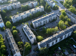 Daudzstāvu dzīvojamās ēkas. Foto - Ivars Soikāns, LETA
