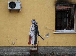 Benksija grafiti Ukrainā. Foto - Gleb Garanich/Reuters