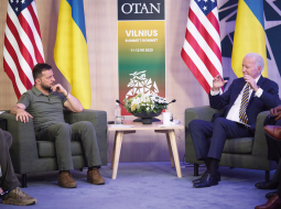 Ukrainas prezidents Volodimirs Zelenskis un ASV prezidents Džo Baidens divpusējās tikšanās laikā Viļņā 12. jūlijā. Fotro – Scanpix