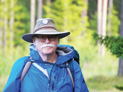Jūlija vidū Džons sāka ceļu no Tallinas, šobrīd šķērso Latviju, un viņa gājiens noslēgsies Kauņā.
Foto — Zane Eniņa