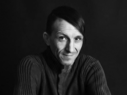 Volodimirs Vakulenko (Володимир Володимирович Вакуленко; 1.07.1972.—1.07.2022.) bija ukraiņu dzejnieks, bērnu grāmatu autors; Olesa Uļanenko Starptautiskās literārās balvas saņēmējs un Lesa Martoviča konkursa laureāts. Septiņus gadus vecā Vitālija tēvs. Krievijas iebrukuma laikā Ukrainā okupanti Volodimiru nolaupīja un vēlāk nogalināja