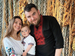 Artūrs Proidakovs ar sievu Marinu un dēlu Marko.
Foto no personīgā arhīva