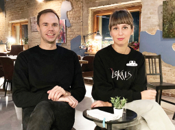 Jaunie uzņēmēji Jūlija un Atis Barinski.
Foto no personīgā arhīva