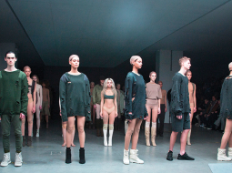 Yeezy apavu līnijas skate Ņujorkas modes nedēļā 2015. gada februārī