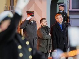 Ukrainas prezidenta Volodimira Zelenska sagaidīšana Rīgas pilī 11. janvārī.
Foto — Gatis Rozenfelds