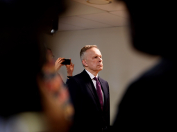Apsūdzētais, bijušais Latvijas Bankas prezidents Ilmārs Rimšēvičs tiesas sēdē Rīgas rajona tiesā noklausās spriedumu kukuļņemšanas lietā. Foto - Lita Millere, LETA