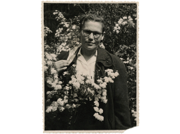 Broņislava Martuževa 1957. gadā. Pēc atgriešanās no Sibīrijas bija ļoti slima, ārstējās tuberkulozes slimnīcā Rīgā un Biķernieku sanatorijā