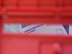 Vēlēšanu urna Eiropas Parlamenta vēlēšanām. Foto - Zane Bitere, LETA