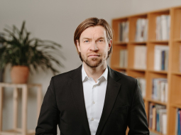 Kaspars Gorkšs. Publicitātes foto