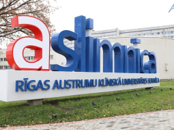 Rīgas Austrumu klīniskās universitātes slimnīcas teritorija. Foto - Līga Gredzena, LETA