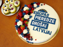 Politisko partiju apvienība "Jaunā Vienotība" sagaida Eiropas Parlamenta vēlēšanu rezultātus. Foto - Ieva Leiniša, LETA