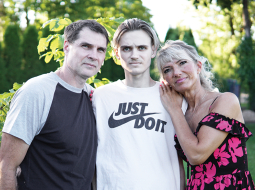 Gabriels kopā ar vecākiem Silvestru Mutoru un Ivandu Lipsku. Viņam ir arī vecāka māsa un brālis.
Foto no personīgā arhīva