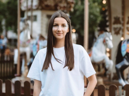 Aleksandra Ačkasova ar prieku apmeklē pasākumus, kurus lietotnē Joiner App organizē citi, bet viņa labprāt organizē arī savējos. Nesen viņa aicināja cilvēkus uz kopēju kafijas dzeršanu Kalnciema kvartālā.
Foto no personīgā arhīva