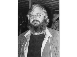 Dzejnieks, atdzejotājs Juris Kronbergs (9.08.1946.—6.07.2020.) Latvijā 80. gadu otrajā pusē.
Foto no Māras Rozītes personīgā arhīva