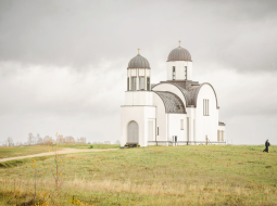 Sieksātes klostera baznīcu atklāja 2019. gadā, 
bet turpina pilnveidot. Foto — Armands Kaušelis