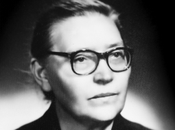 Viena no 20. gadsimta otrās puses spilgtākajām personībām latviešu valodniecībā bija Marta Rudzīte.
Foto no Rūtas Karmas personīgā arhīva