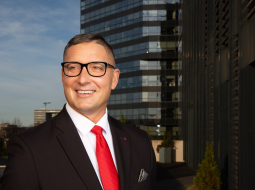 Oskars Hartmanis. Publicitātes foto