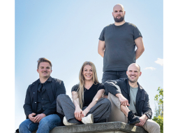 ENGYcell dibinātāji Kristiāns Karlsons, Egija Gailuma, Jevgēnijs
Zaremba un Kristaps Vasiļjevs.