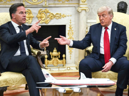 ASV prezidenta Donalda Trampa un NATO ģenerālsekretāra Marka Rutes tikšanās Baltajā namā 14. jūlijā.