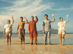 Viens no populārākajiem HBO Max seriāliem ir Baltais lotoss (The White Lotus). Publicitātes foto
