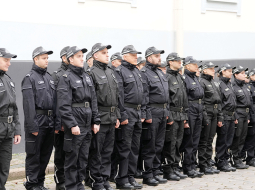 Rīgas vicemērs Edvards Ratnieks vēlas imigrantu tvarstīšanas reidos sūtīt pašvaldības policistus.