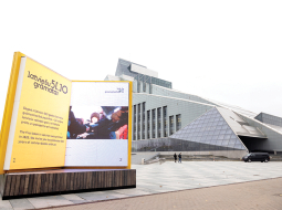 Cauri tumsai ar grāmatu norisināsies gan Gaismas pilī, gan arī citās bibliotēkās.