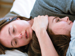 Renātes Reinsves un Ingas Ibsdoteras Lilleosas spēlētās māsas. Publicitātes foto