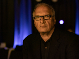 Jurijs Feļštinskis.