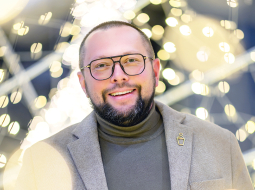 Esmu no tiem cilvēkiem, kas pieaugušā dzīvē dara to, ko bērnībā izsapņojis, saka December Design dibinātājs Kristaps Štobis.