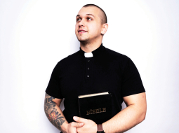 Ienākot policijā, Mārtiņu pārsteidza sirsnība un tas, ka kapelāns šeit patiešām bija gaidīts. Šis amats Valsts policijā ir jauns.