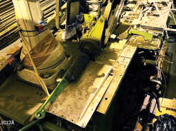 Valsts policijas publiskotie attēli no vēl vienas nesen atklātās nelegālās cigarešu ražotnes Rēzeknes pusē