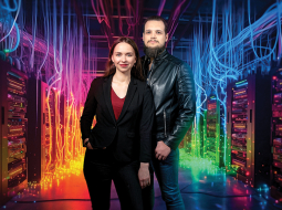 Komanda: Agnese un Artūrs Jaunošāni ir Ajelix līdzīpašnieki un vienīgie darbinieki. Foto no uzņēmuma arhīva