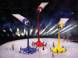 «Kad no tūbiņām lija trīs krāsas, tas man bija viens no mīļākajiem brīžiem ceremonijā. Tīrs, vienkāršs risinājums bez liekiem sarežģījumiem,» spriež Mārtiņš Eihe.