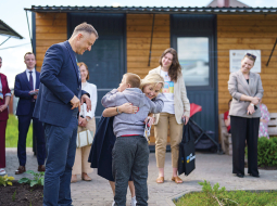 Jau 2023. gadā Save Ukraine atklāja pirmo moduļu māju ciematu, kur no Krievijas atgūtie bērni kopā ar ģimenēm var palikt, lai saņemtu rehabilitāciju