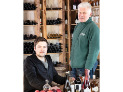 Reinis (no kreisās) un Jānis Zilveri, ZS Pīlādži saimnieki.