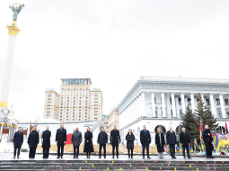 24. februārī solidaritātes vizītē Kijivā ieradās Zviedrijas, Latvijas, Dānijas, Horvātijas, Somijas, Igaunijas, Islandes, Norvēģijas valdību vadītāji, Eiropas Komisijas un Eiropas Padomes prezidents, kā arī Lietuvas aizsardzības ministrs.