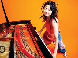 Japāņu džeza pianiste un komponiste Hiromi. Publicitātes foto
