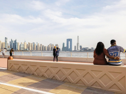 Dubaijas panorāma. Kopš kara sākuma uz pilsētu raidīts vairāk nekā 2000 raķešu un dronu.