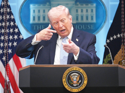 ASV prezidents Donalds Tramps preses brīfingā Baltajā namā 6. aprīlī.