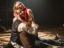 Apmātība ar Lauras Siliņas spēlēto Aiju, kas pārņem Klāva Kristapa Košina Jāni, ir traģiska, jo savu degradāciju viņš vēro bez ilūzijām.