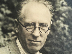 Valdis Grēviņš 20. gadsimta 30.—40. gadu mijā. Fotogrāfs nezināms. Foto no Martas Dziļumas personīgā arhīva