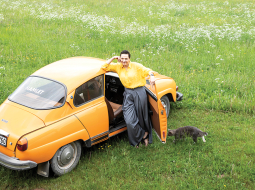 Anna un leģendārais retro auto Hamlets.