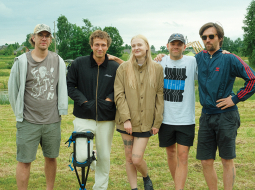 Dagdas festivālu Helvijs rīko kopā ar domubiedriem, kuri paši arī piedalās festivālā kā mākslinieki. No kreisās: Jānis Dzirnieks, Helvijs Savickis, Lauma Muižarāja, Aleksis Luriņš un Kristaps Lejiņš.