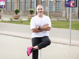 Tarifus par stāvvietu izmantošanu nosaka, ņemot vērā pašvaldības noteikto zonējumu, konkurentu cenas un noslodzi, stāsta uzņēmuma Park Expert dibinātājs Edgars Kalējs.