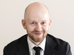 «Skaidrs, ka Progresīvie, neesot valdībā, zaudē iespēju tiešā veidā ietekmēt politisko dienaskārtību un pieņemt lēmumus. Tas, ko mēs saglabājām, ir politiskā stāja un skaidri principi. Tas ir ilgtermiņā svarīgākais ieguvums.»